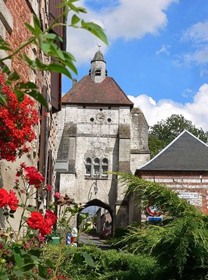 The belfry at Lucheux; Wikimedia commons